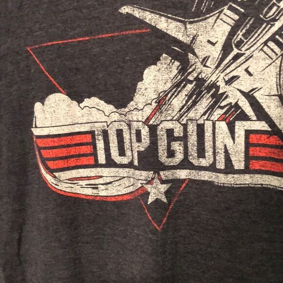 Old Navy Collectabilitees Top Gun Movie Te… - Picture 4 of 8